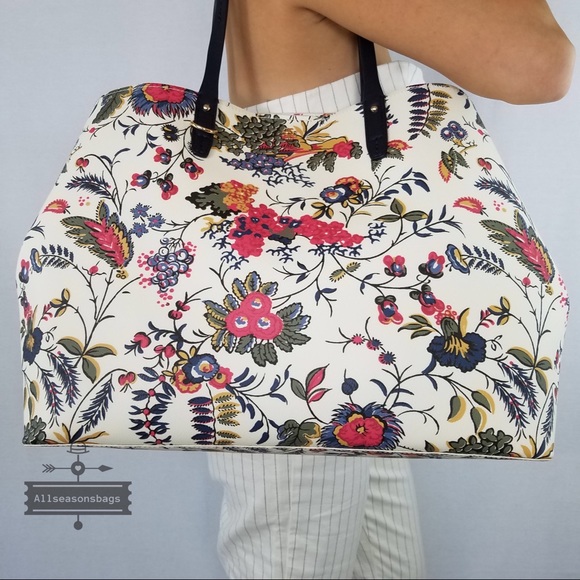 Tory Burch Handbags - Tory Burch Kerrington Square Tote Gabriella floral